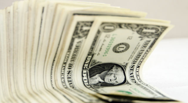 El dólar cae ante la incertidumbre comercial y crecientes preocupaciones sobre la deuda de EE.UU.