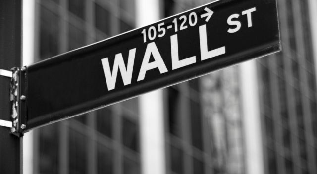 Dow Jones, S&P, Nasdaq y Acciones en EE.UU. Podrían Tener Más Caídas Mientras los Rendimientos del Treasury Siguen Subiendo