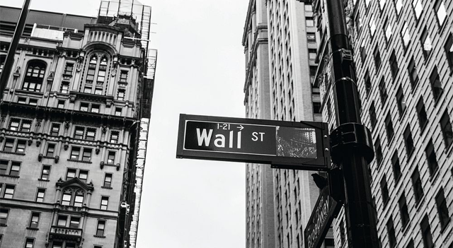 Dow Jones, S&P, Nasdaq:Los mercados resisten tensiones comerciales — Toda la atención puesta en la semana que comienza
