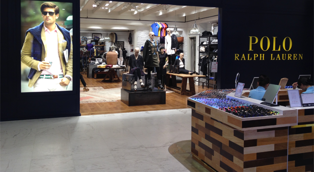 Las acciones de Ralph Lauren alcanzan un máximo histórico de 295.86 dólares, impulsadas por fuertes ganancias y perspectivas optimistas de analistas