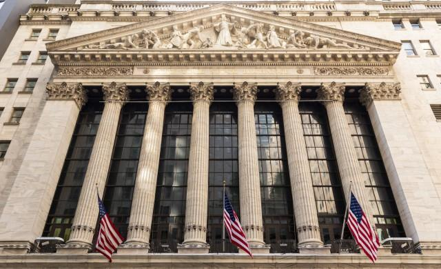 Dow Jones, S&P, Nasdaq, Wall Street, Futuros de EE.UU. bajan mientras persisten los temores sobre IA y se dispara el gasto del Black Friday: Lo que mueve a los mercados