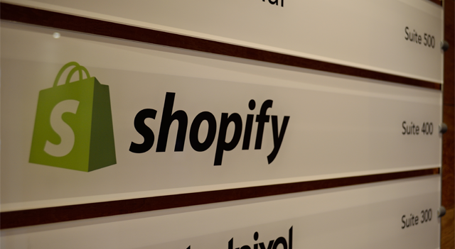 Las acciones de Shopify suben tras ventas récord de $14.6 mil millones en Black Friday–Cyber Monday