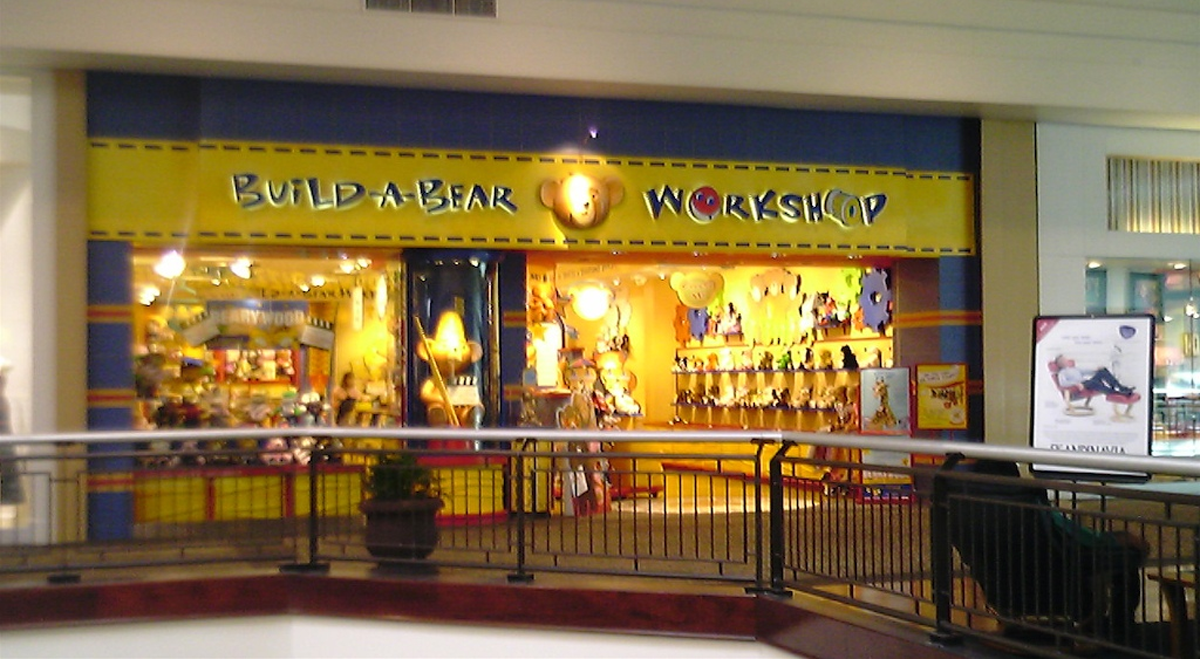 Build-A-Bear sube tras superar expectativas de ganancias pese a menores ingresos (BBW)