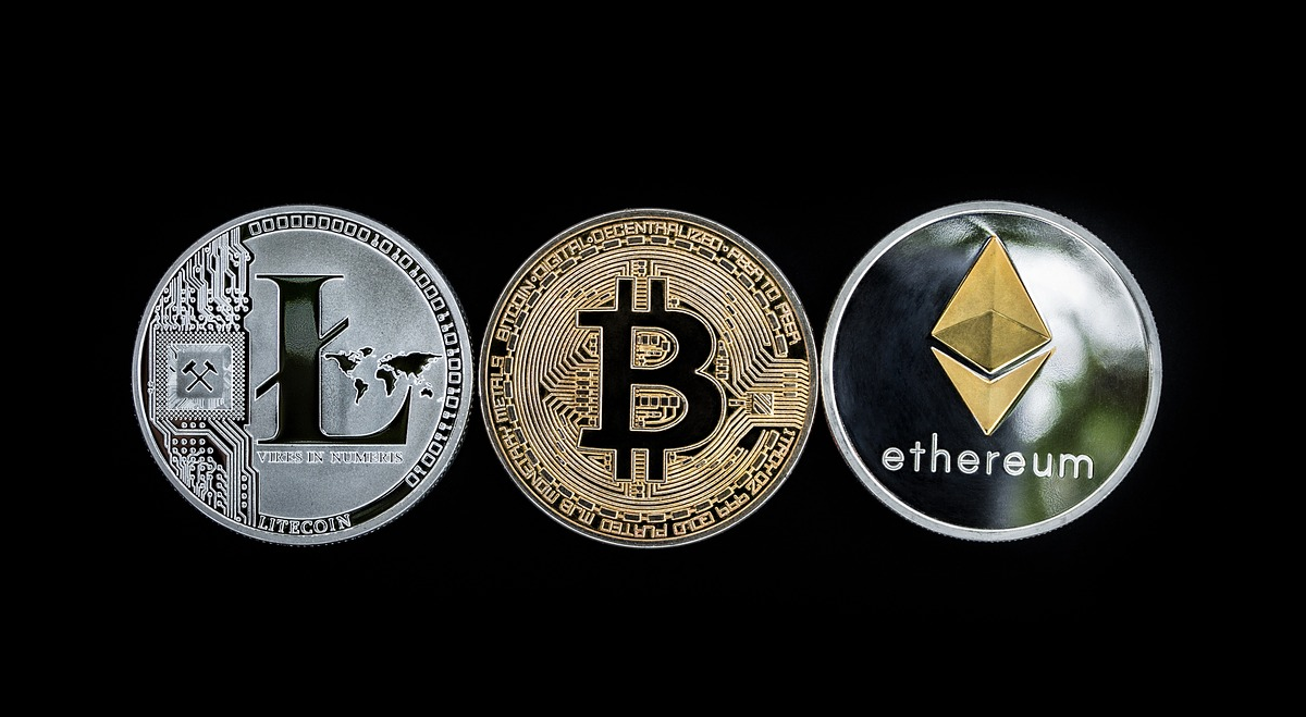 Acciones de Coinbase y Strategy caen después de que el Senado bloquea proyecto de ley sobre activos digitales
