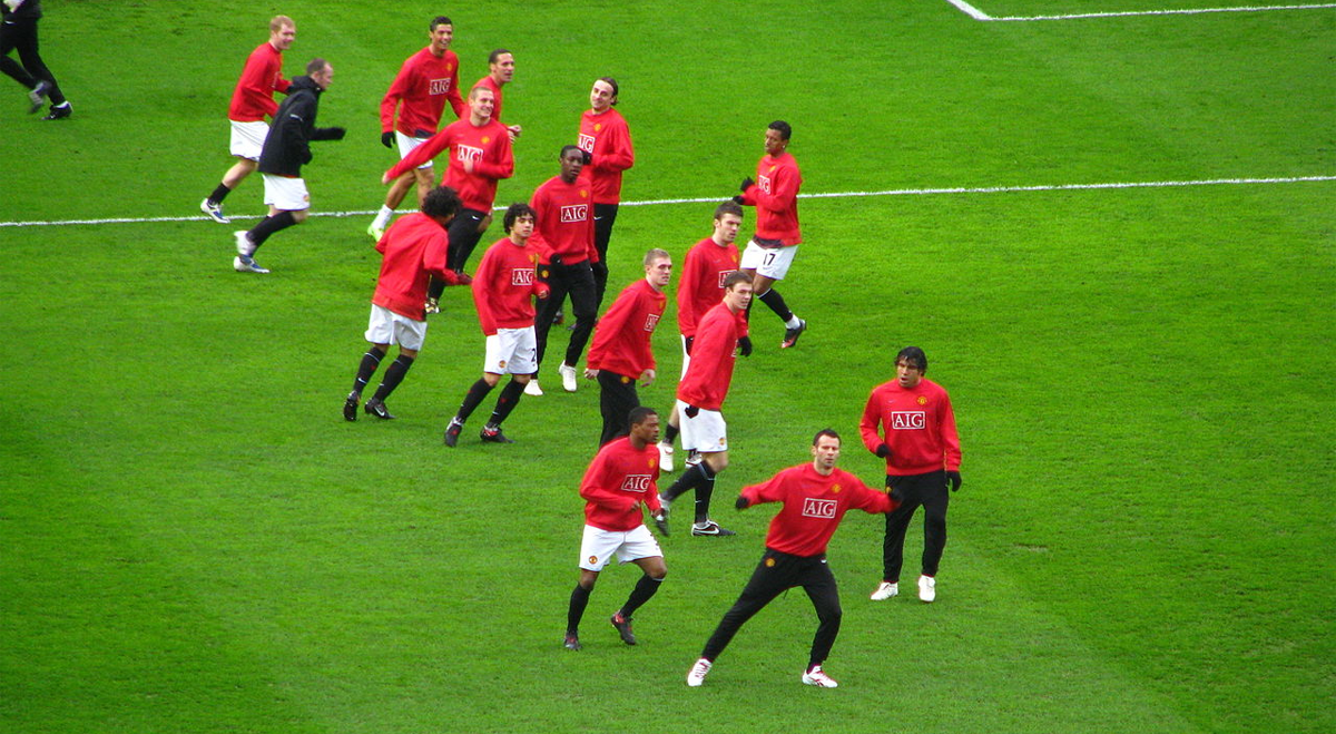 Las acciones de Manchester United suben tras superar expectativas y mejorar previsiones anuales (MANU)