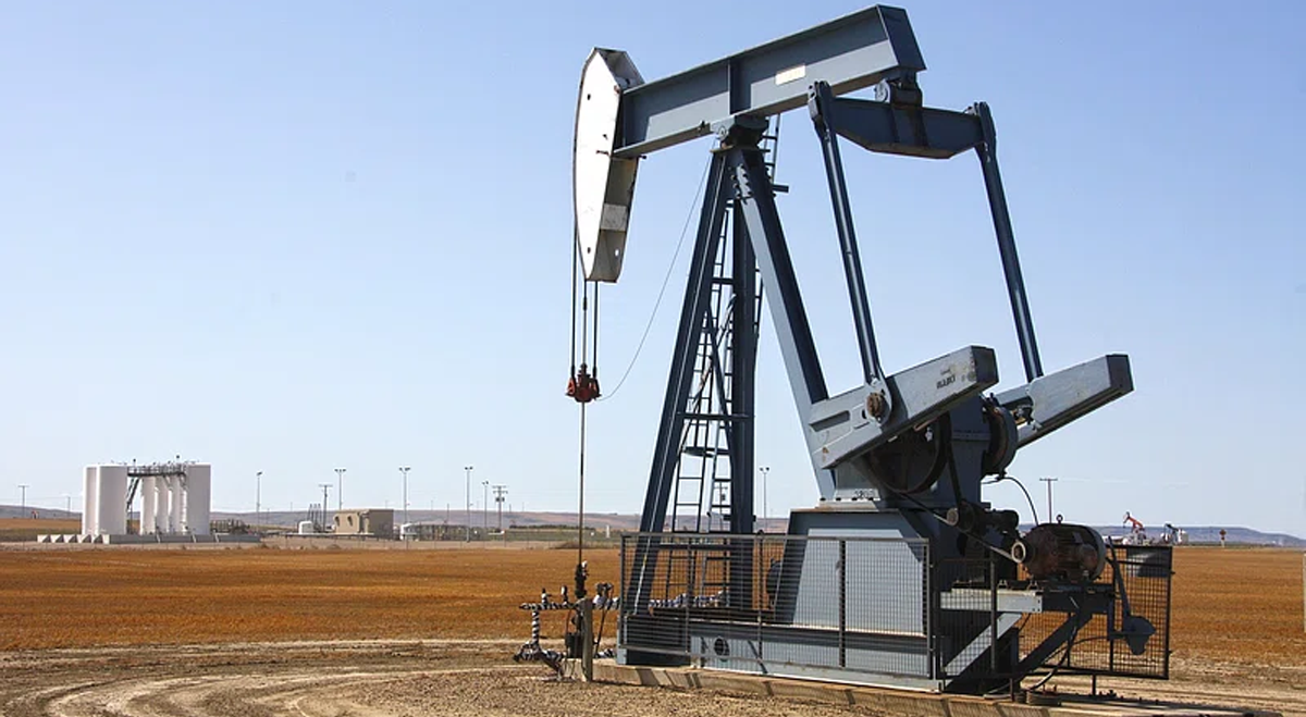 Los precios del petróleo se estabilizan mientras los inversionistas observan las perspectivas de un acuerdo de alto al fuego entre Estados Unidos e Irán