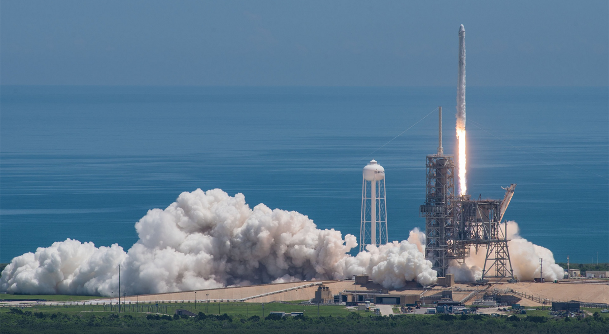 Wolfe inicia cobertura de SpaceX con recomendación de compra antes de su histórica salida a bolsa (SPCX)