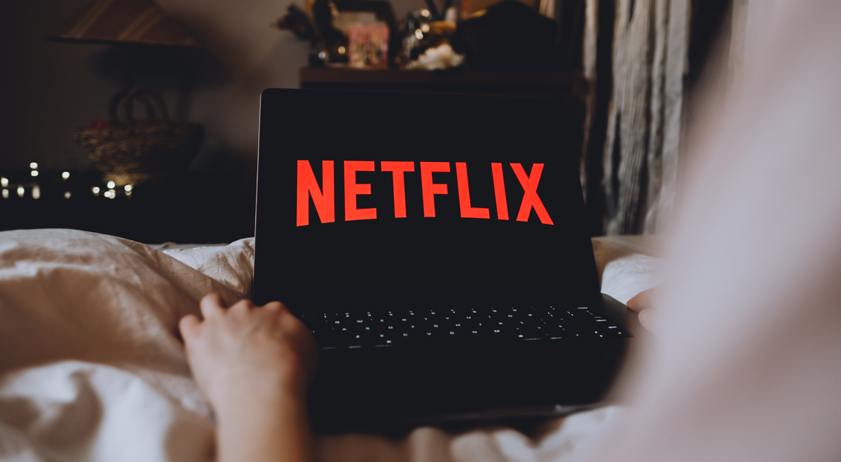 ¿Por qué caen más de 5% las acciones de Netflix pese a superar las estimaciones de utilidades?