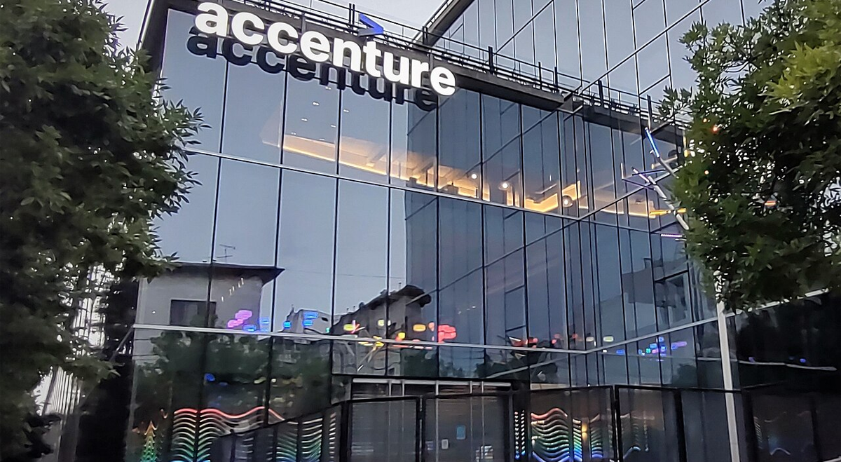 Accenture se desploma tras incumplir previsiones de ingresos y recortar su perspectiva anual (ACN)