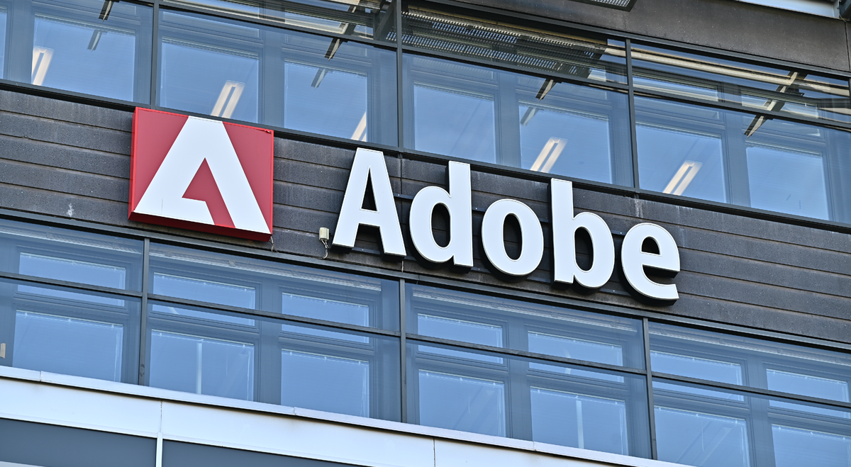 Adobe supera las expectativas y mejora sus previsiones, pero las acciones caen por preocupaciones sobre el ARR (ADBE)