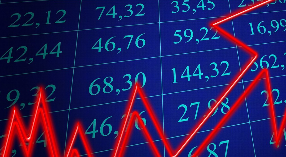 Stock chart with red arrow going up