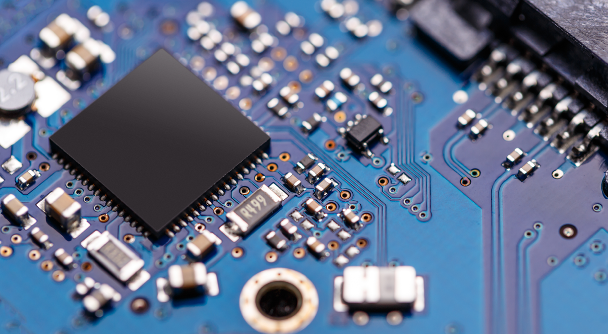 Intel se dispara tras afirmar Trump que Apple colaborará en la producción de chips en EE.UU. (INTC)
