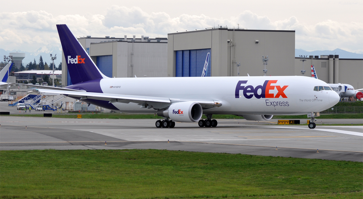 Las Acciones de FedEx Suben Tras Completar la Escisión de su Negocio de Carga (FDX)