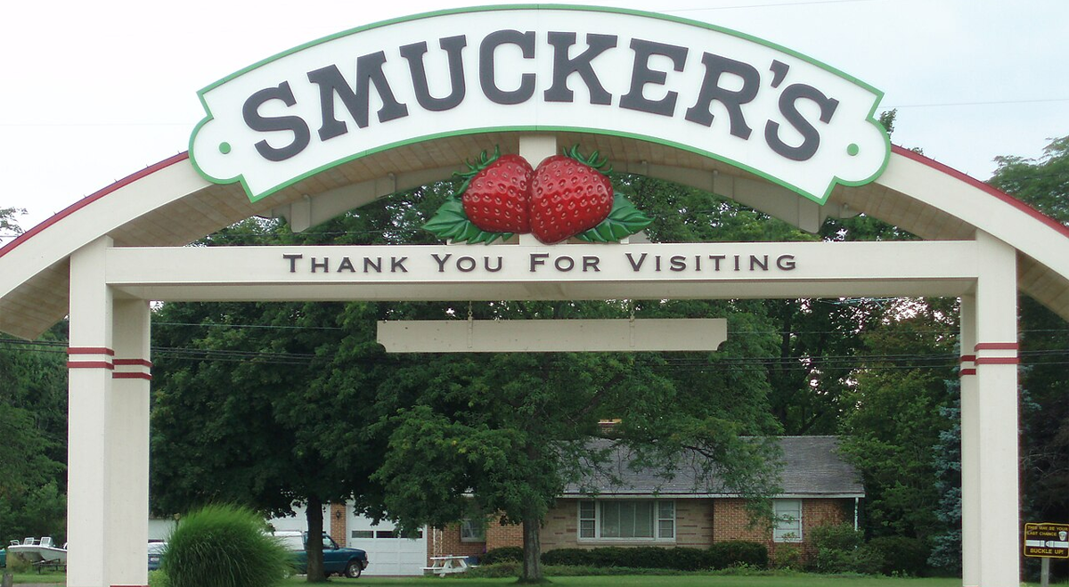 J.M. Smucker supera las expectativas con resultados trimestrales mejores de lo previsto (SJM)