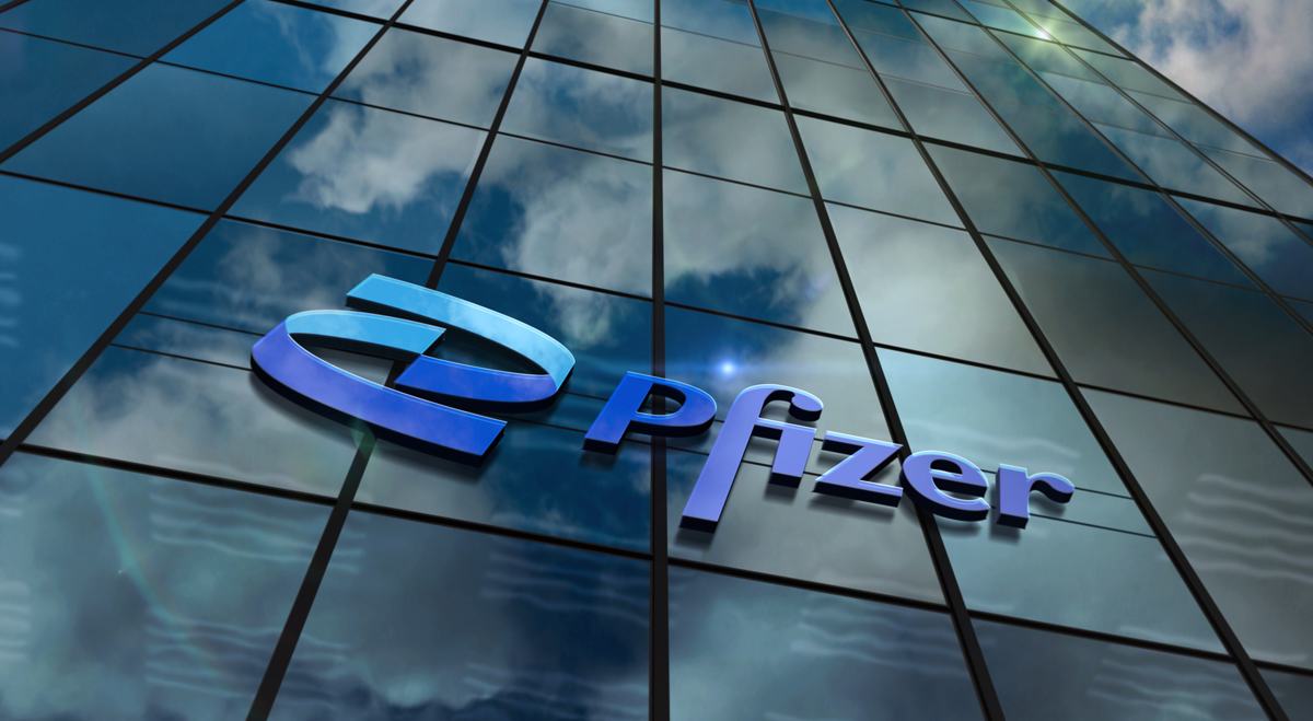 Pfizer retrocede tras anunciar la salida de su director financiero (PFE)