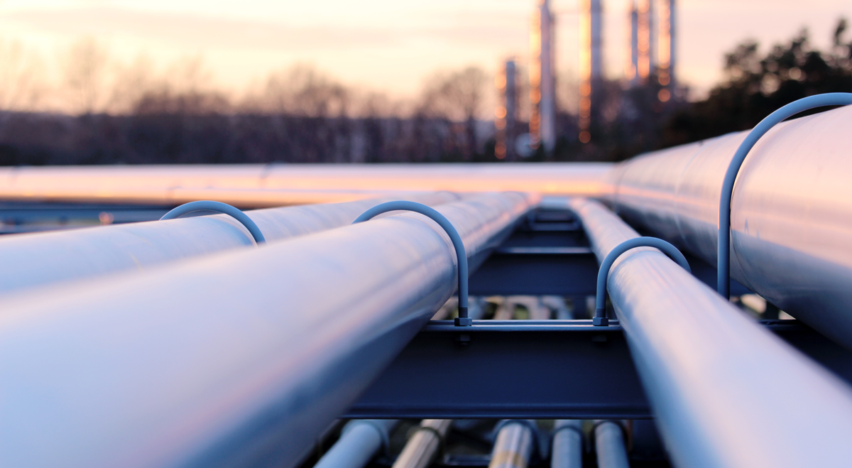 Cierre de oleoducto saudí pone en riesgo hasta 4% del suministro mundial de petróleo