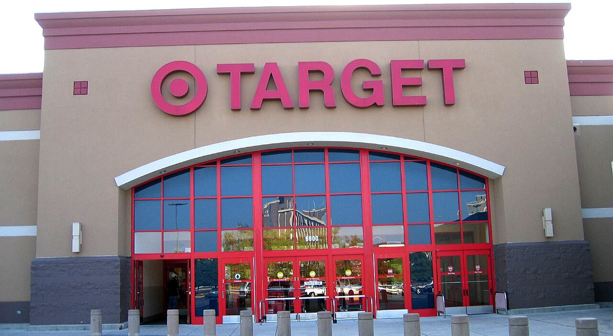 Las acciones de Target suben tras señales de mejora en tráfico de tiendas y estrategia comercial (TGT)