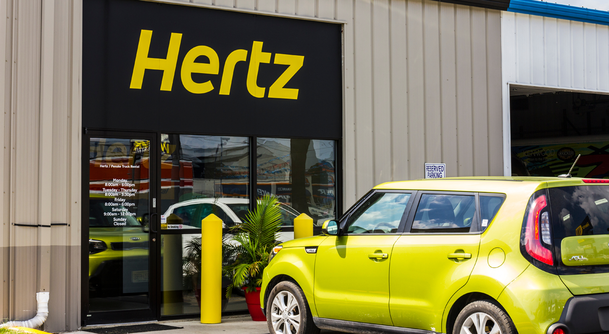 Hertz reduce su pérdida ajustada en el segundo trimestre gracias al alza en tarifas de renta