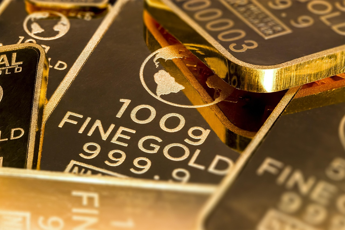 Oro sube hacia 4,420 dólares mientras mercados esperan datos de inflación de Estados Unidos