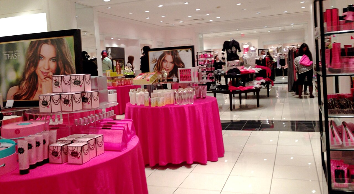 Acciones de Victoria’s Secret caen tras previsión de utilidad operativa del Q3 por debajo de las estimaciones