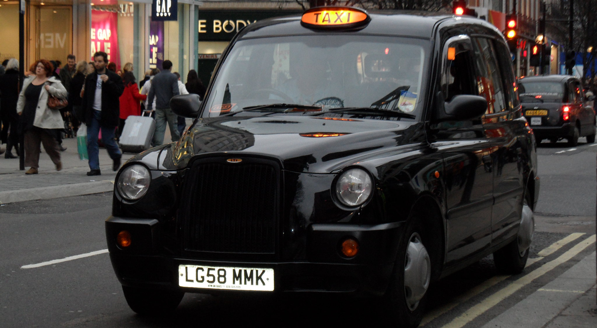 Uber logra que se desestimen demandas por 340 millones de libras de taxistas de Londres